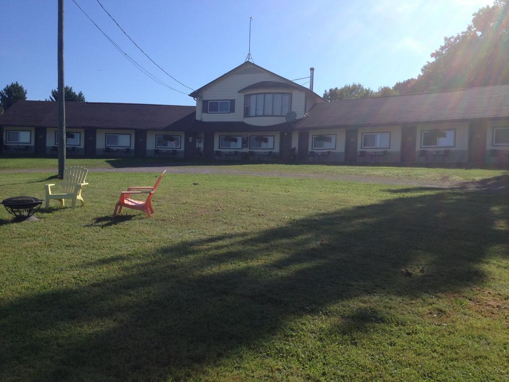 Lakeview Motel Jemseg Exterior photo